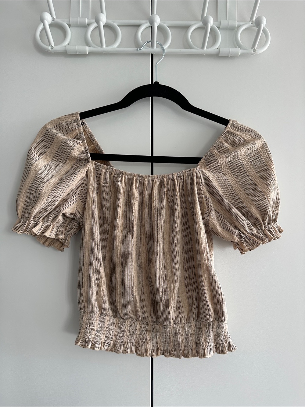 H&M Puff-Sleeve Smocked Hem Top